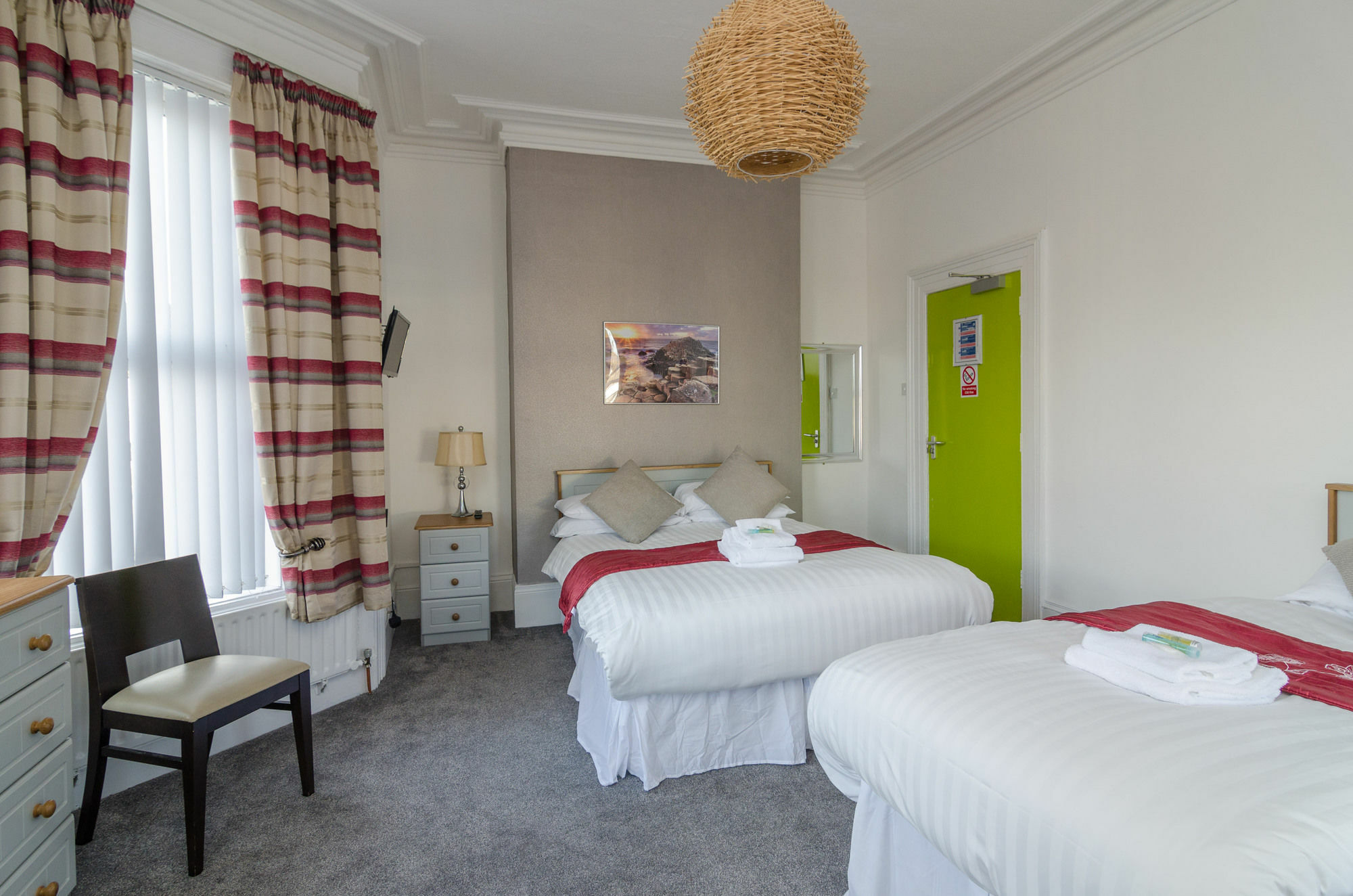 Oyo Parador Lodge Белфаст Экстерьер фото