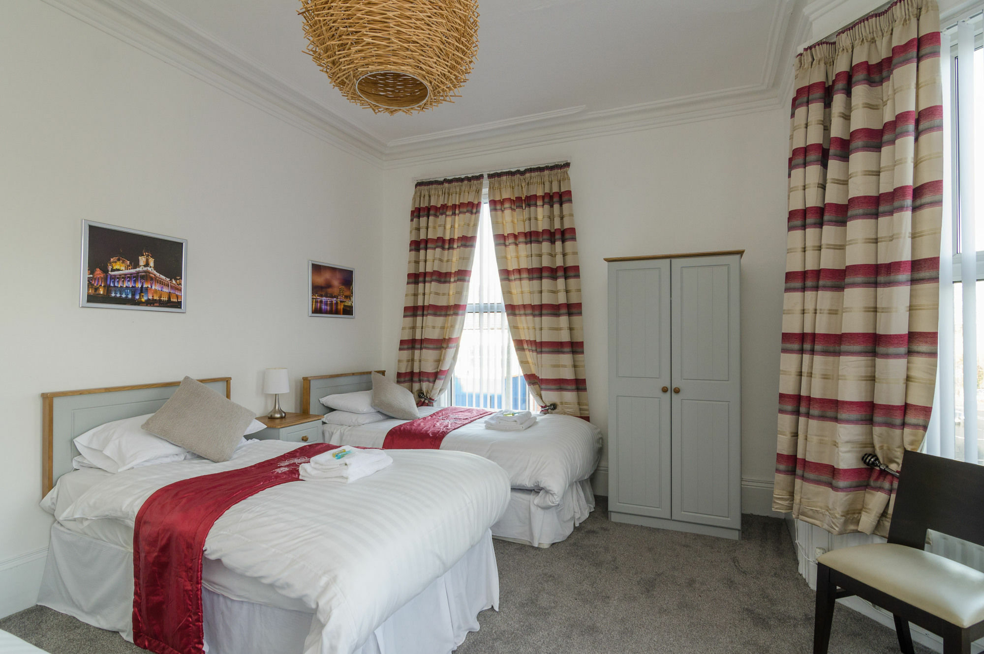 Oyo Parador Lodge Белфаст Экстерьер фото